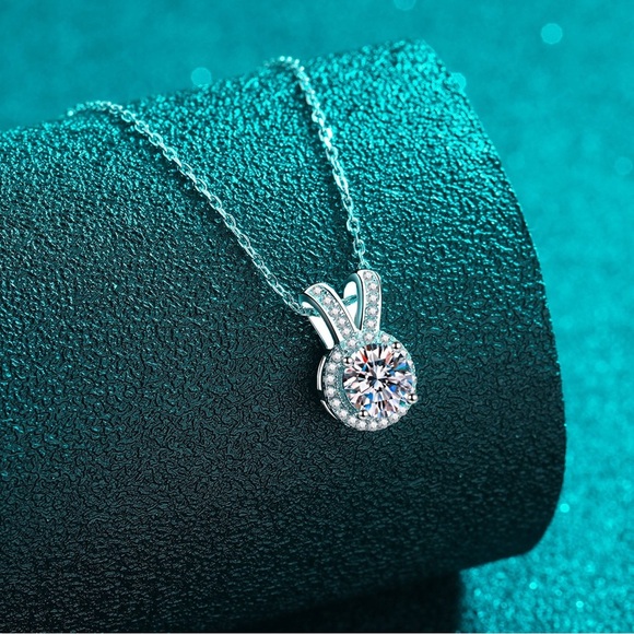 1 Carat Moissanite Rabbit Ears Shape Pendant Necklace - Picture 5 of 6